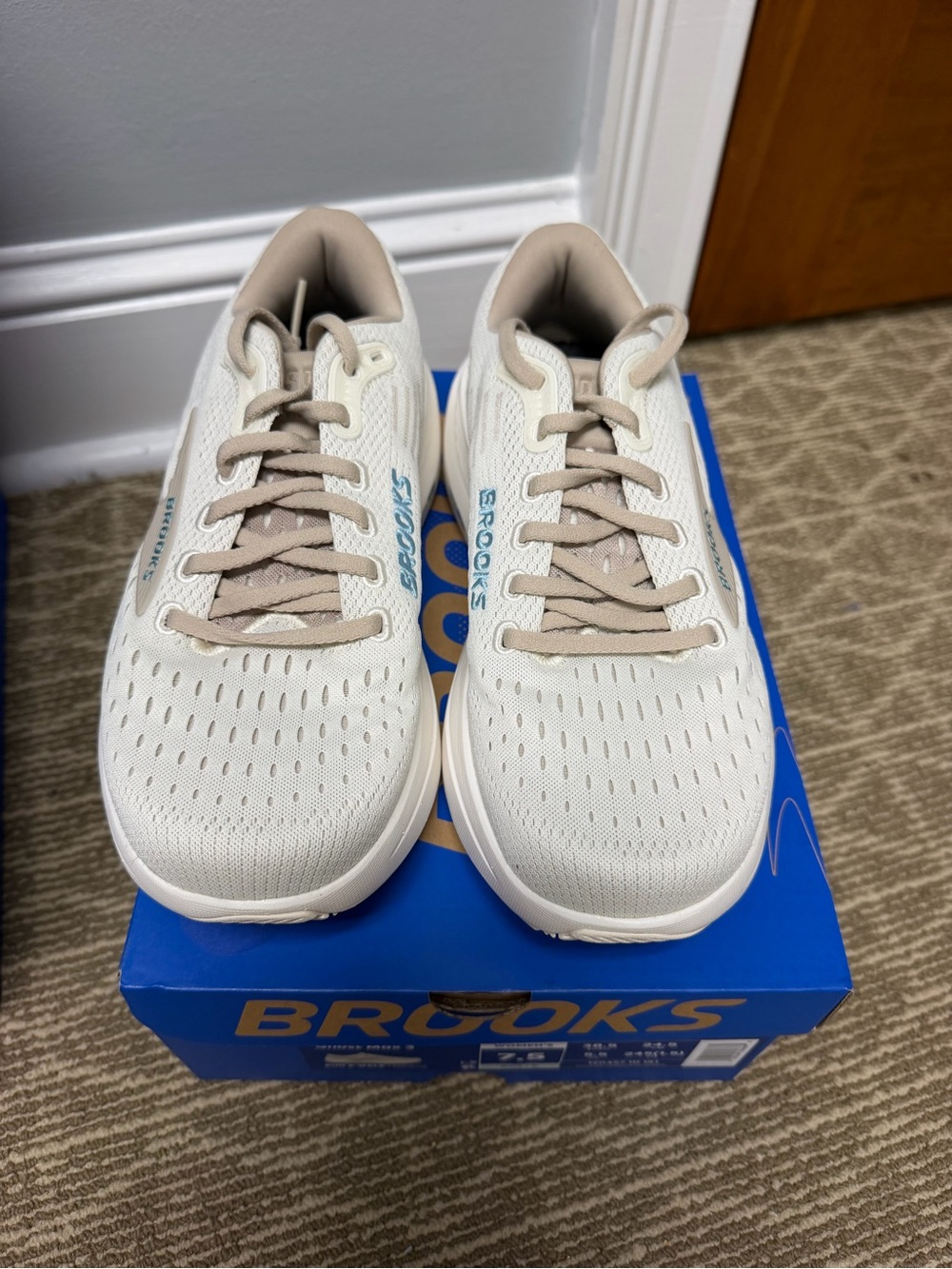 NWT Women's Ghost Max 3 Wide - Picture 5 of 6